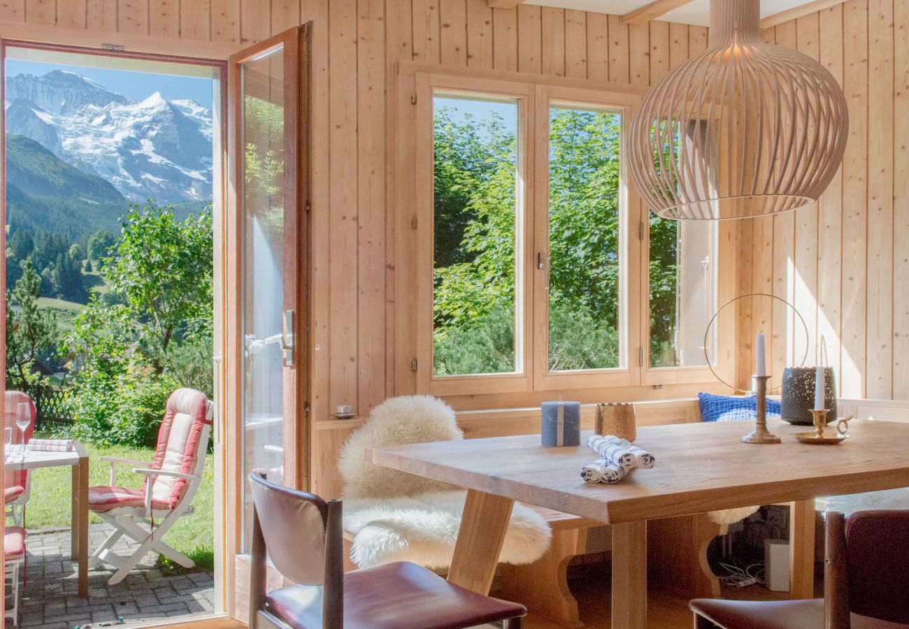 Ferienwohnung in Wengen - Chalet Sonneck Ferienwohnung in Wengen - Chalet Sonneck